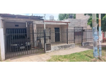 CASA EN GONZALEZ CATAN 